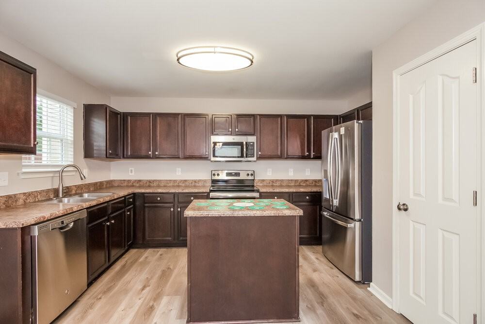 4234 Grant Martin Dr - Photo 6 of 17