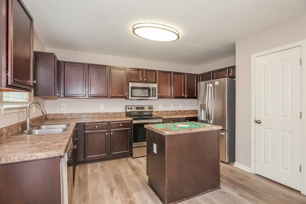 4234 Grant Martin Dr - Photo 7 of 17