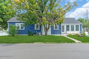 featured image of 99 River Ct