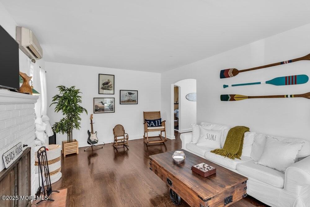 99 River Ct - Photo 3 of 32