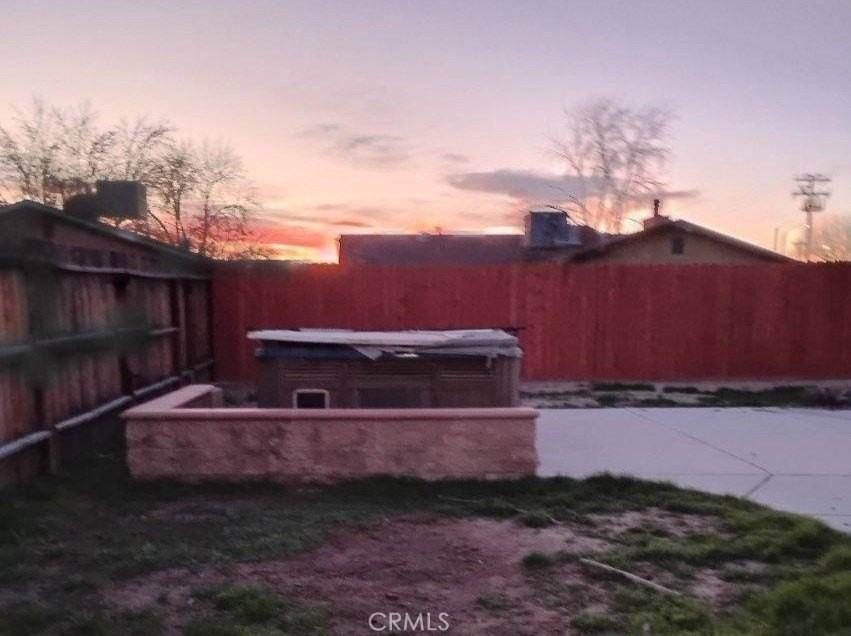 44755 Jefferson Ct - Photo 3 of 13