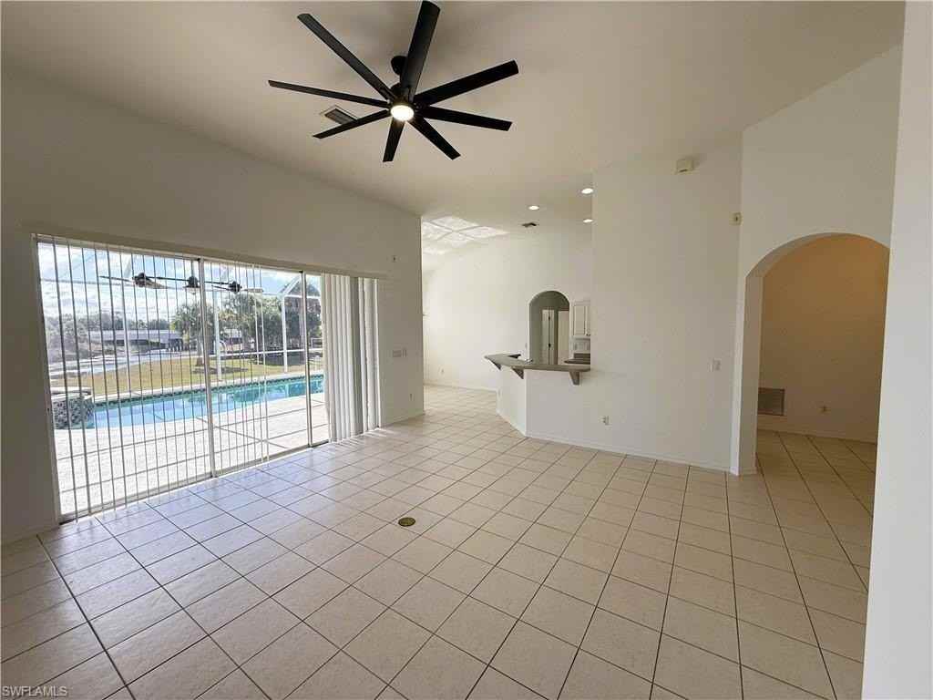 1280 12th Ave Ne - Photo 3 of 24