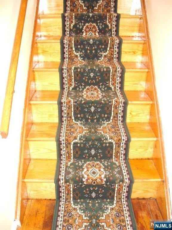 421 Leonhardt Dr 2nd Fl - Photo 2 of 26