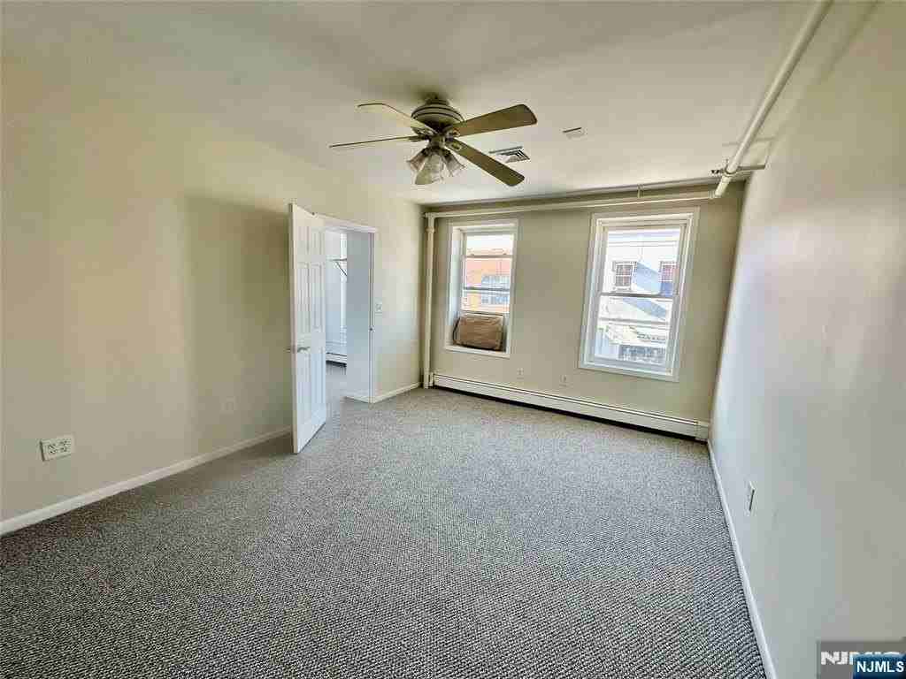 11 N Dean St - Photo 5 of 14