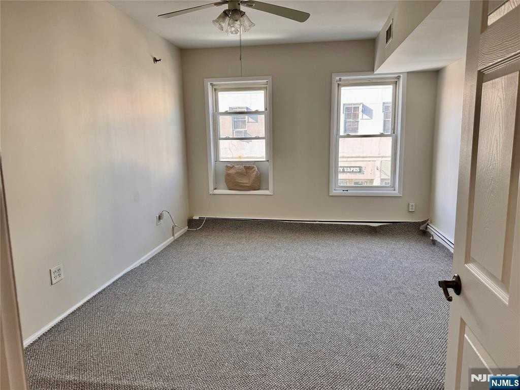 11 N Dean St - Photo 7 of 14