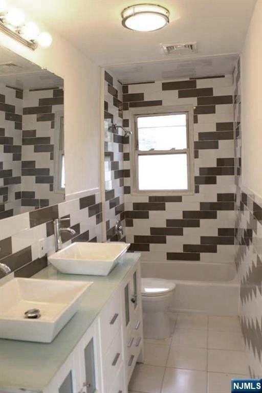 287 Orchard St - Photo 4 of 16