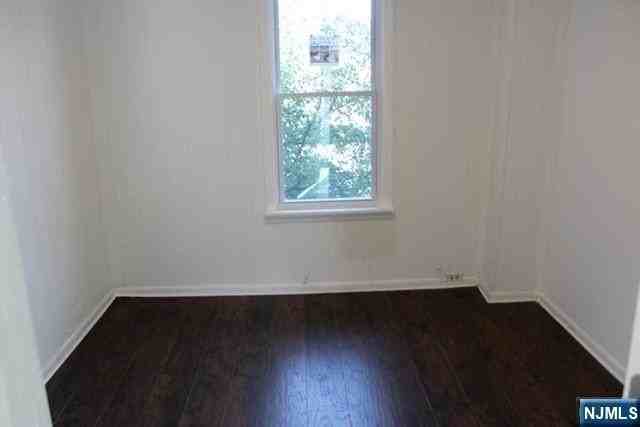 287 Orchard St - Photo 7 of 16