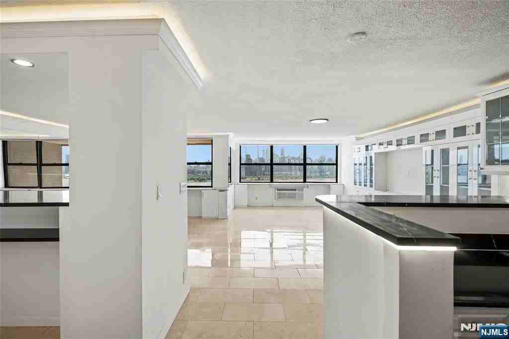 7004 Kennedy Blvd E - Photo 7 of 42