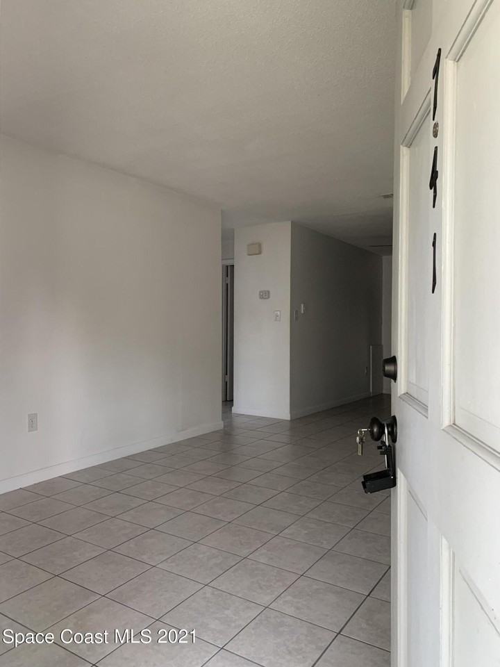 741 Venus Dr - Photo 4 of 29