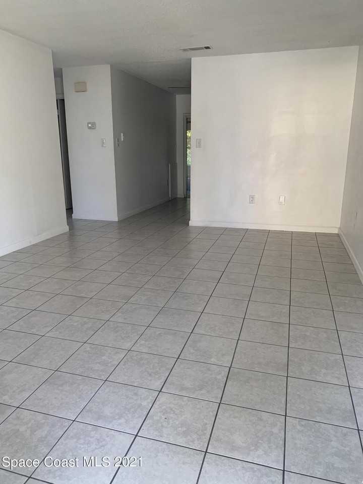 741 Venus Dr - Photo 5 of 29