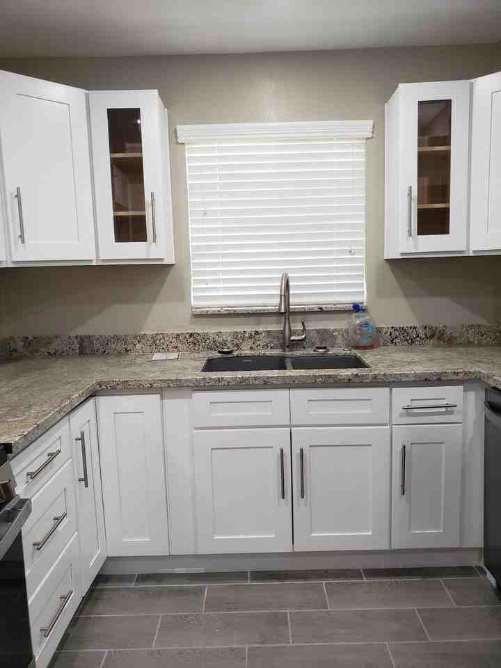 4743 E 13th St - Photo 6 of 19