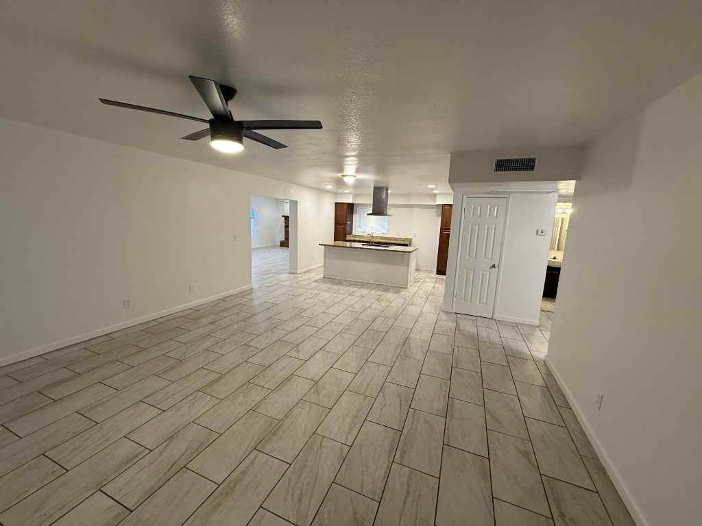 2229 N 58th Dr - Photo 5 of 15