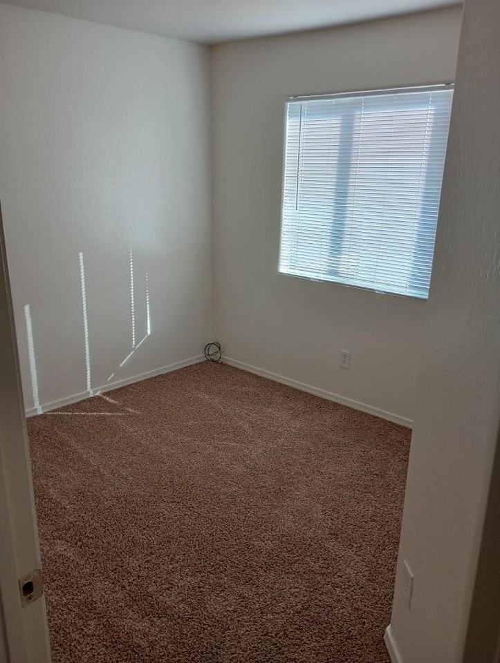 15311 S Moon Valley Rd #4 - Photo 6 of 7