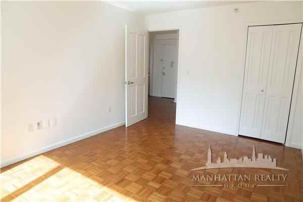 W 43rd St #20A - Photo 4 of 8