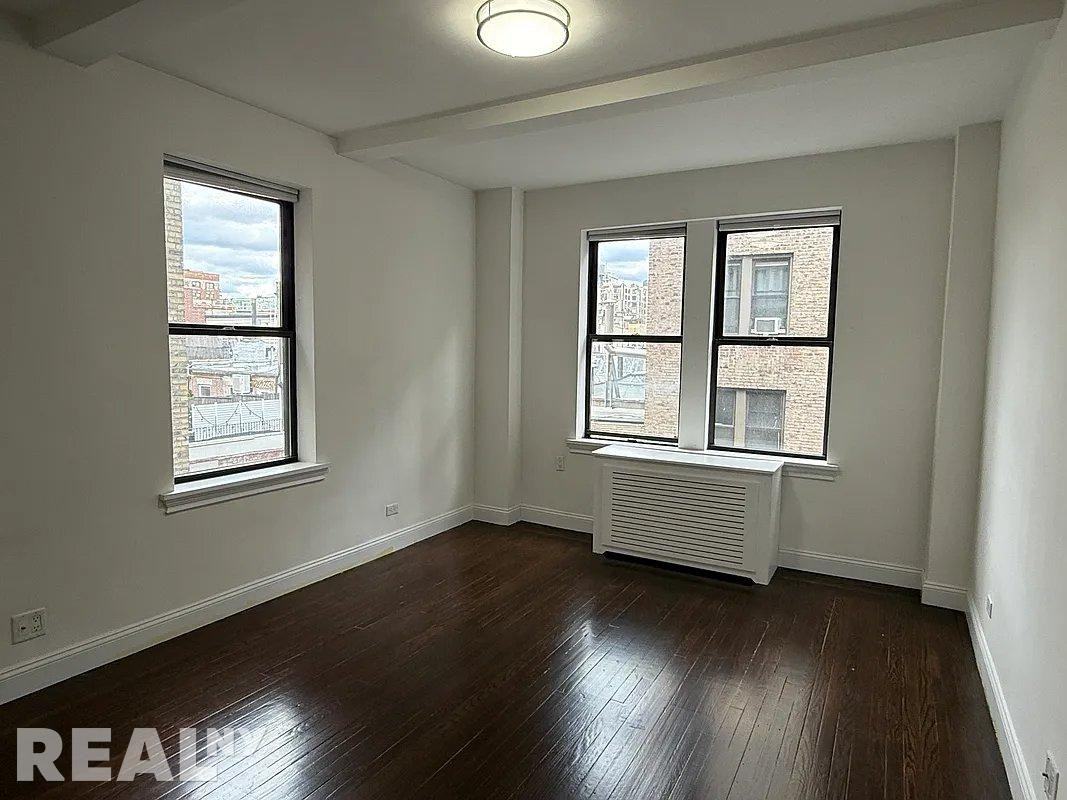 W 68th St #3D - Photo 2 of 5