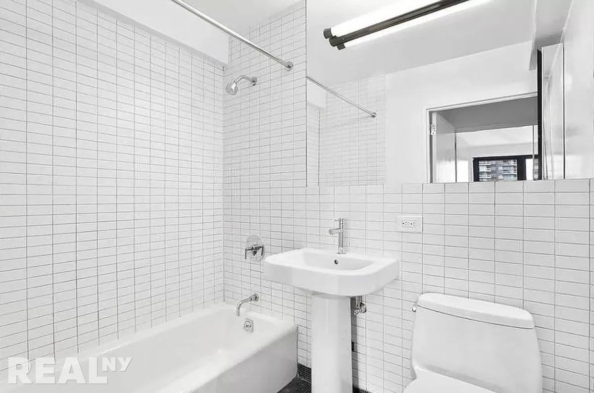 E 39th St #23R - Photo 6 of 6