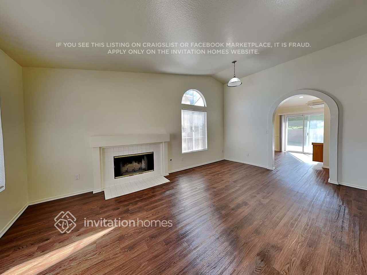 3140 Crowne Dr - Photo 3 of 17