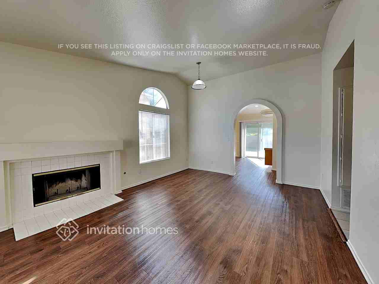 3140 Crowne Dr - Photo 4 of 17