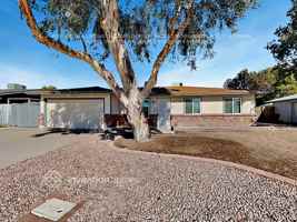 featured image of 2926 E Escondido Ave
