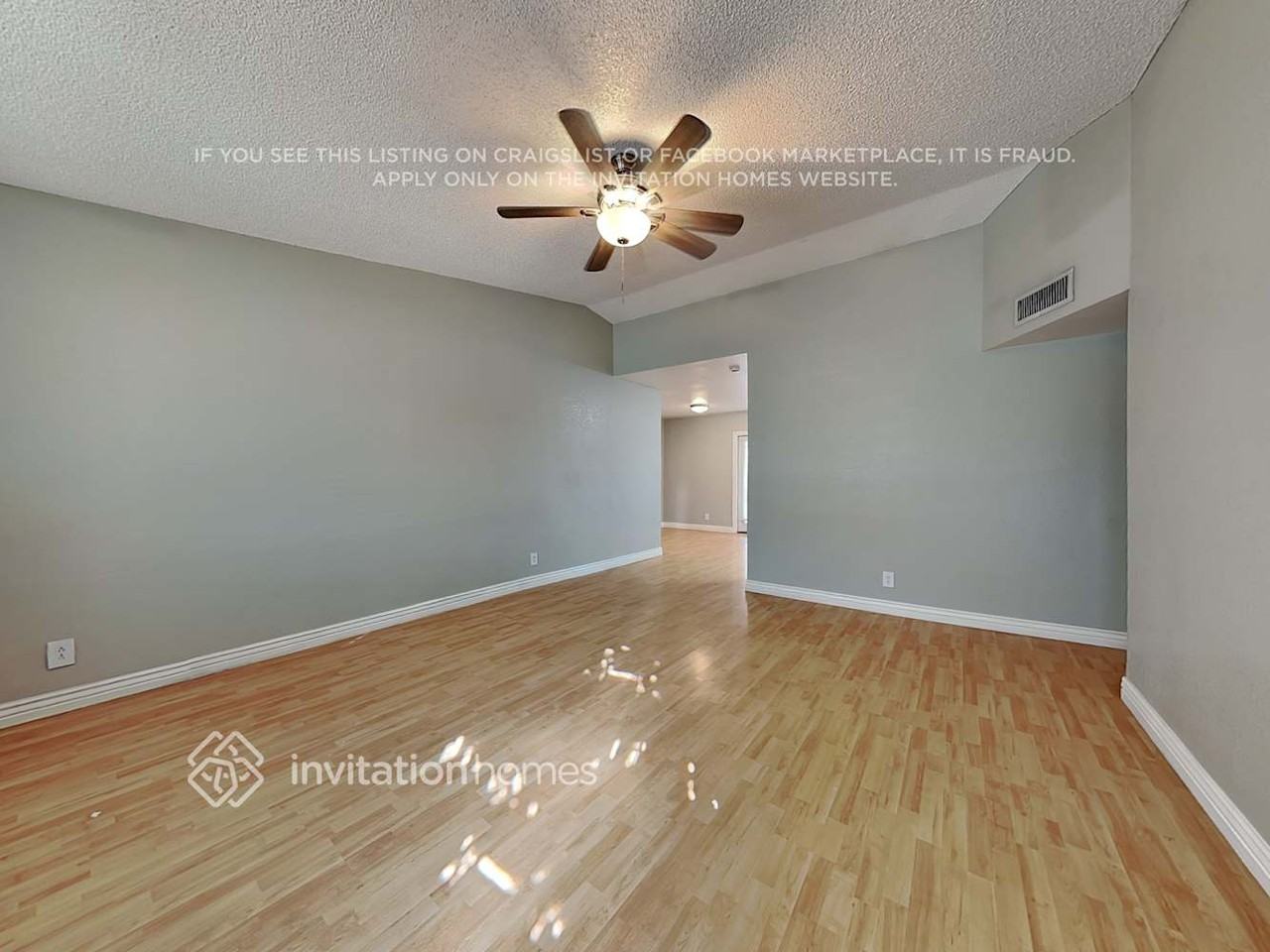 2926 E Escondido Ave - Photo 3 of 20