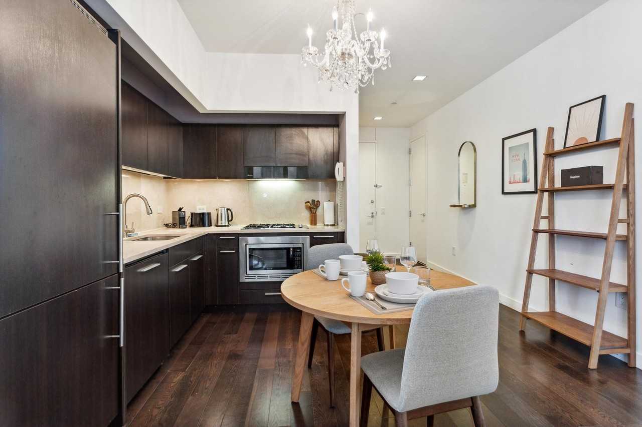 110 Wall Street - Photo 3 of 30