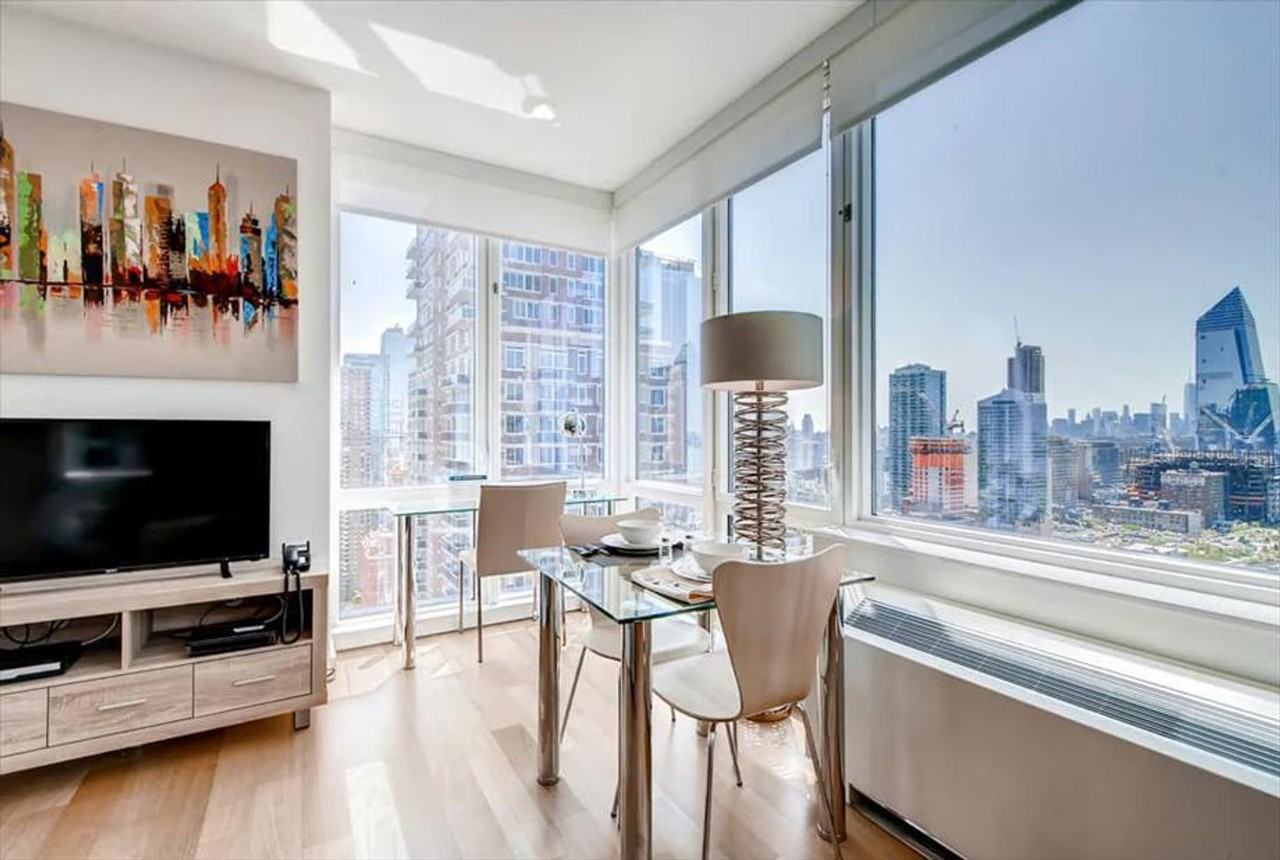 605 W 42nd St #1291137P - Photo 3 of 14