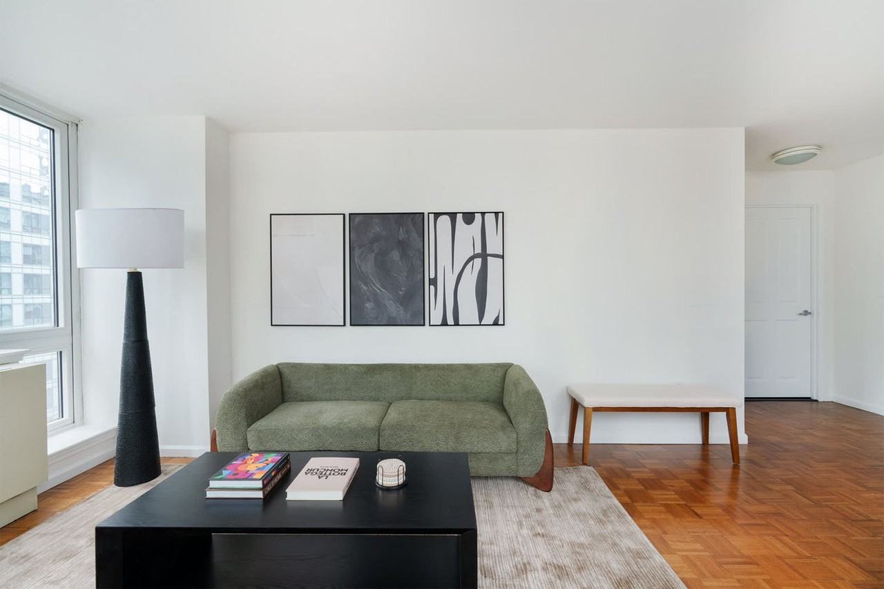 350 West 43rd Street - Photo 5 of 34