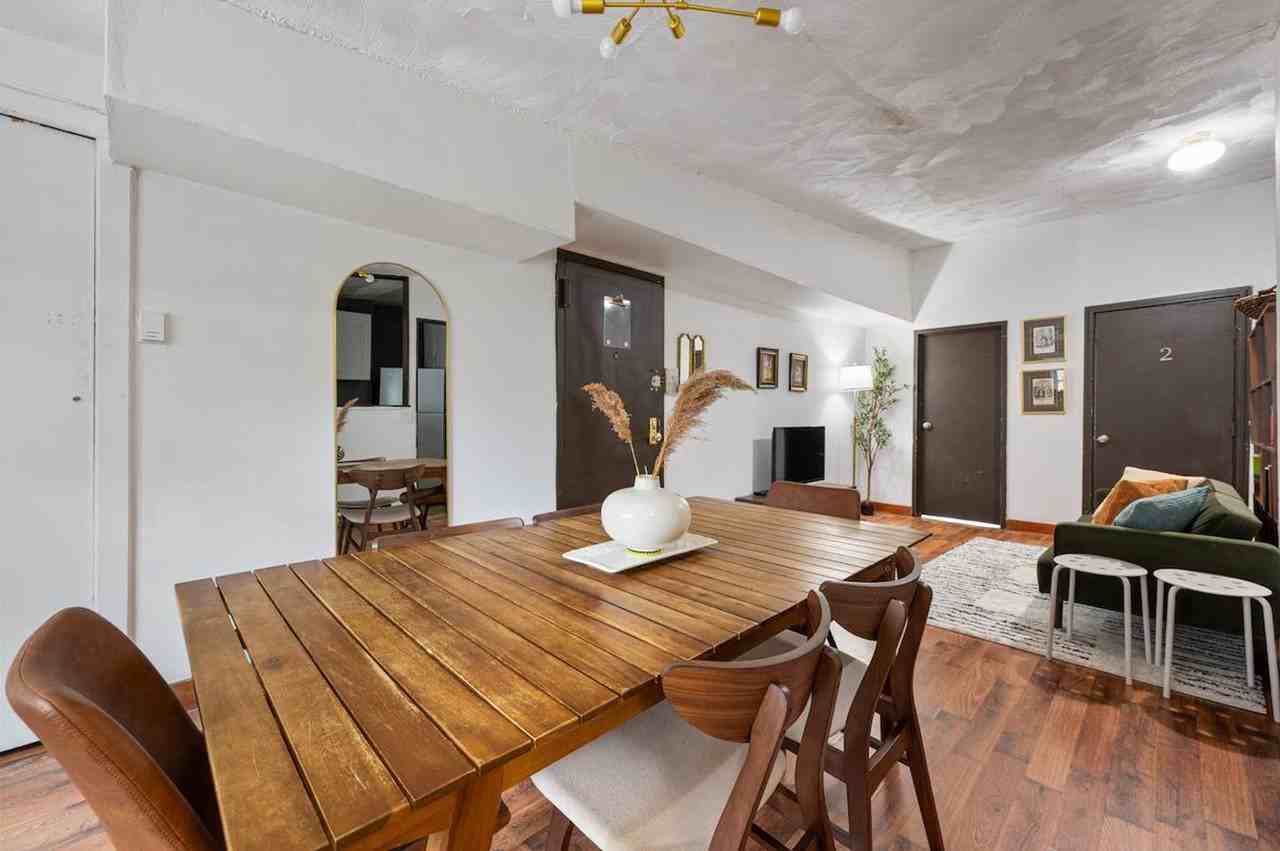 247 W 29th St #1390072P - Photo 2 of 18