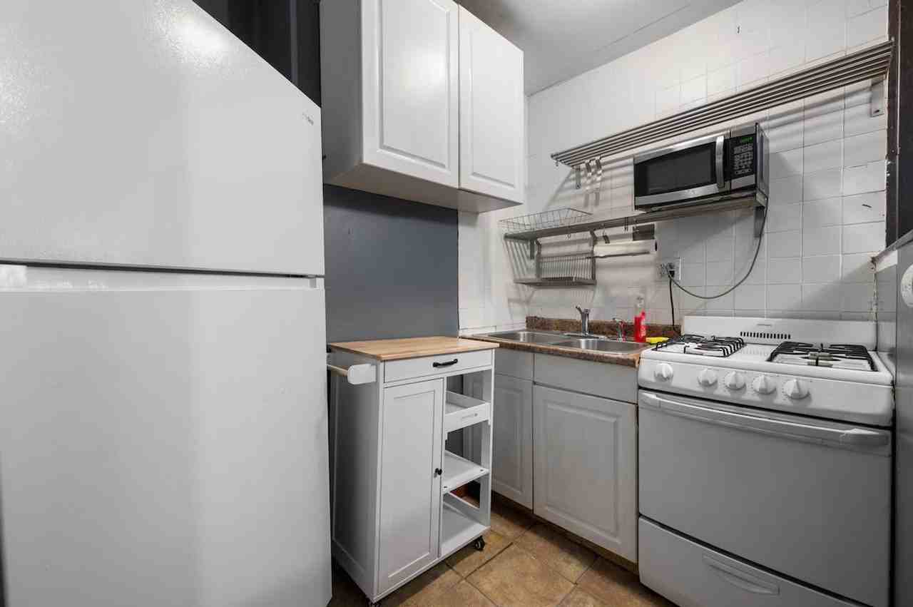 247 W 29th St #1390072P - Photo 4 of 18