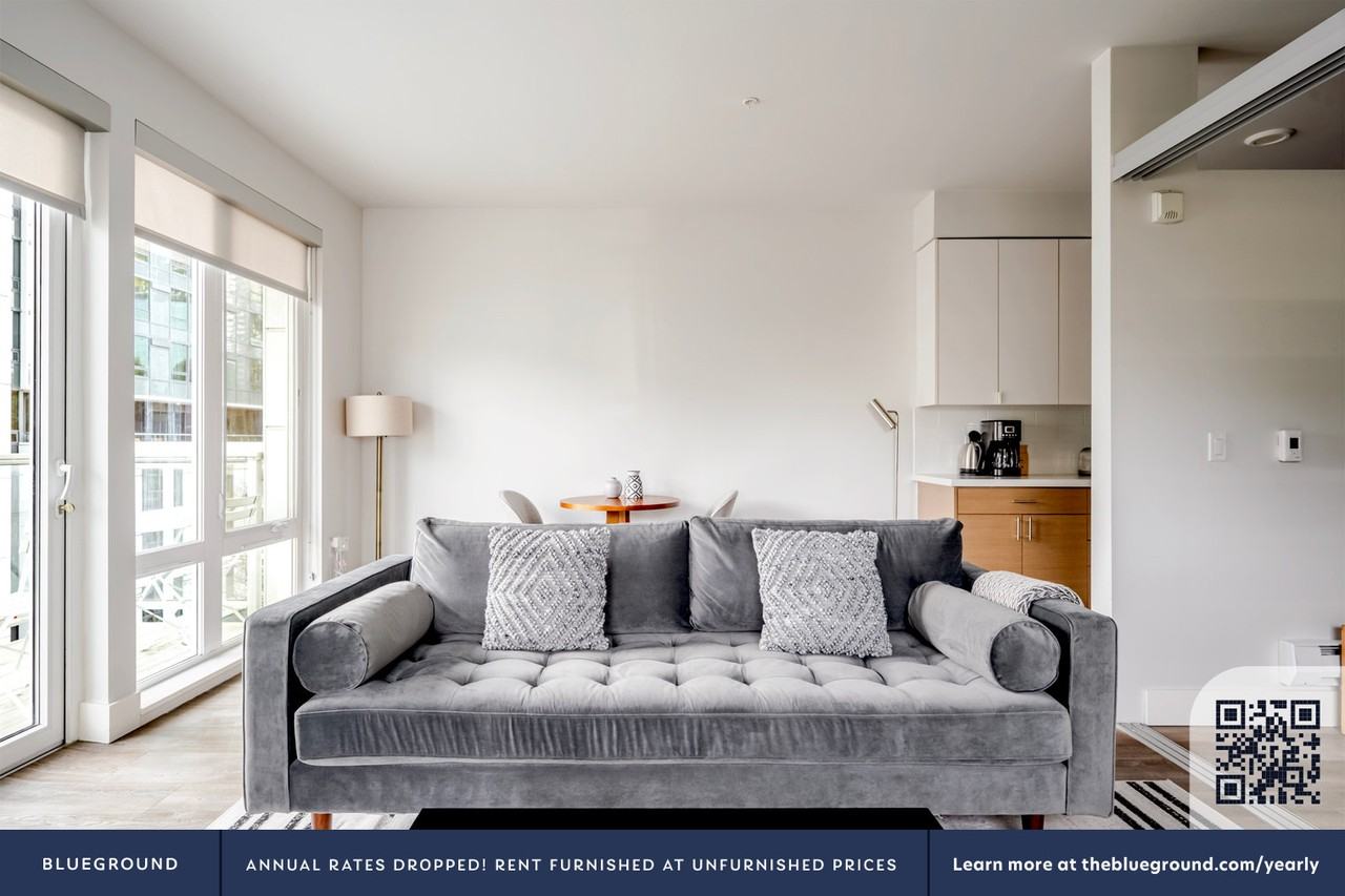 285 8th Ave N #872 - Photo 3 of 40