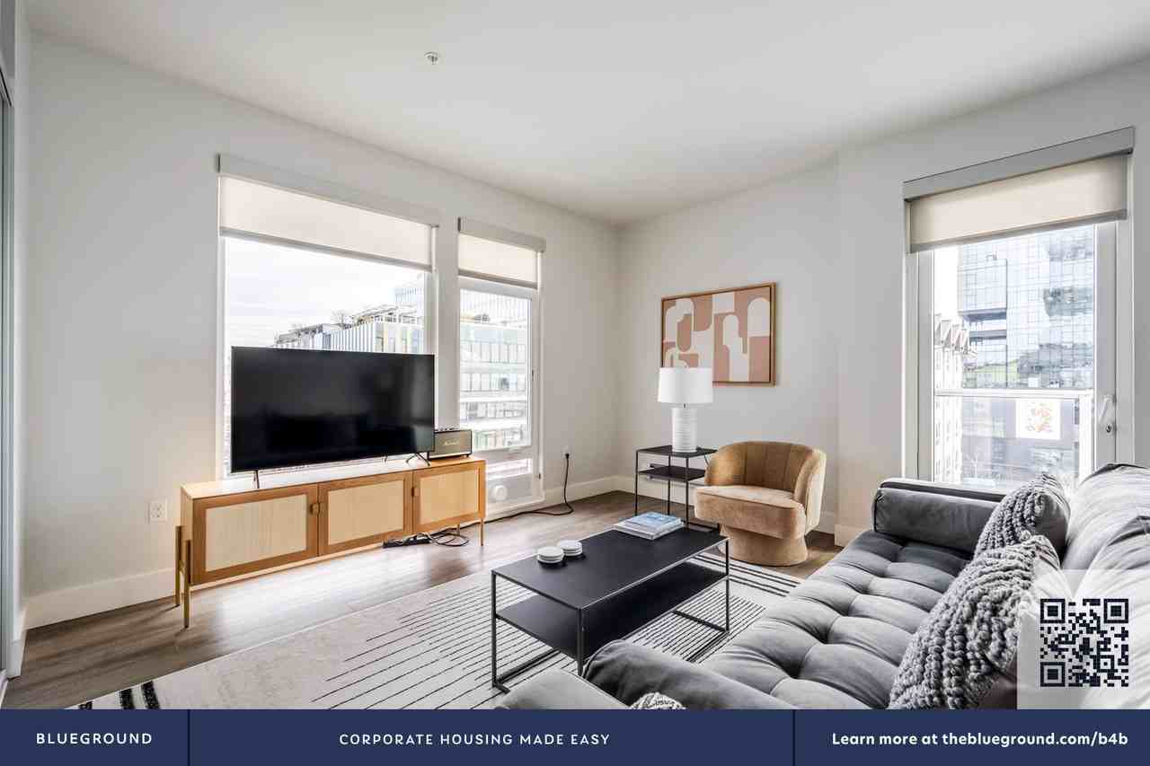 285 8th Ave N #872 - Photo 5 of 40