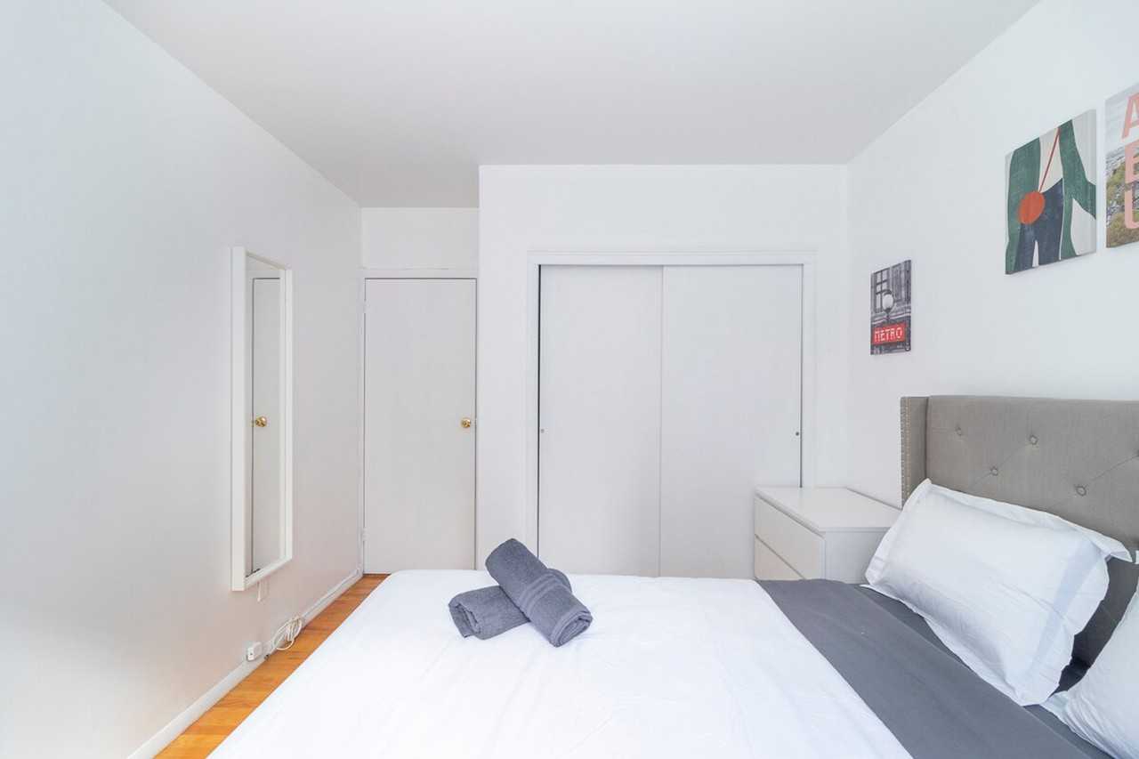 340 E 94th St #1032043P - Photo 7 of 37