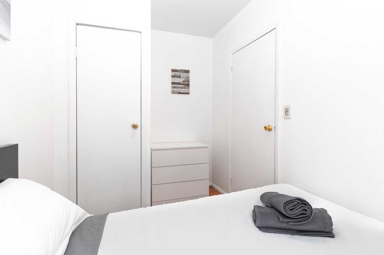 340 E 94th St #1032043P - Photo 5 of 37