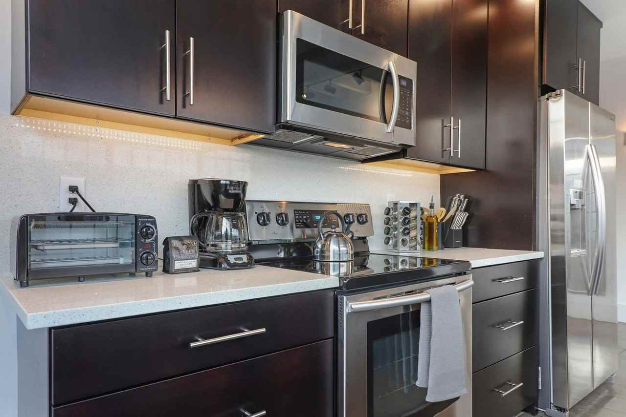 822 Howard Avenue - Photo 6 of 30