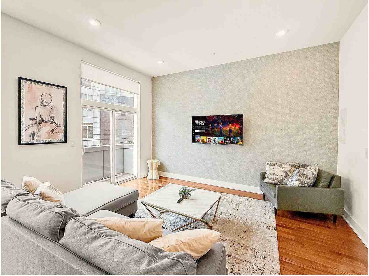 1115 Germantown Ave #1285555P - Photo 3 of 34