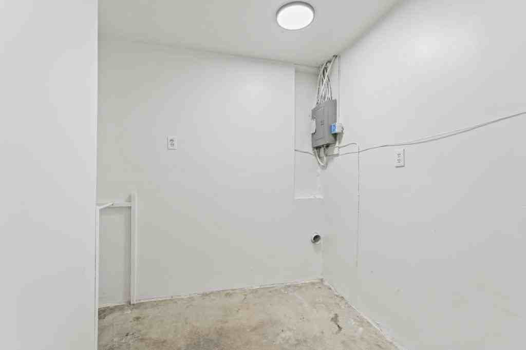 4142 Meadowdale Dr - Photo 4 of 28