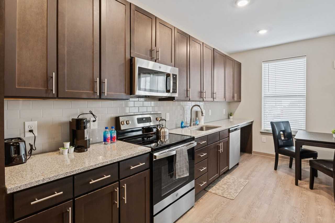 1607 Centennial Park Blvd #1312618P - Photo 3 of 14