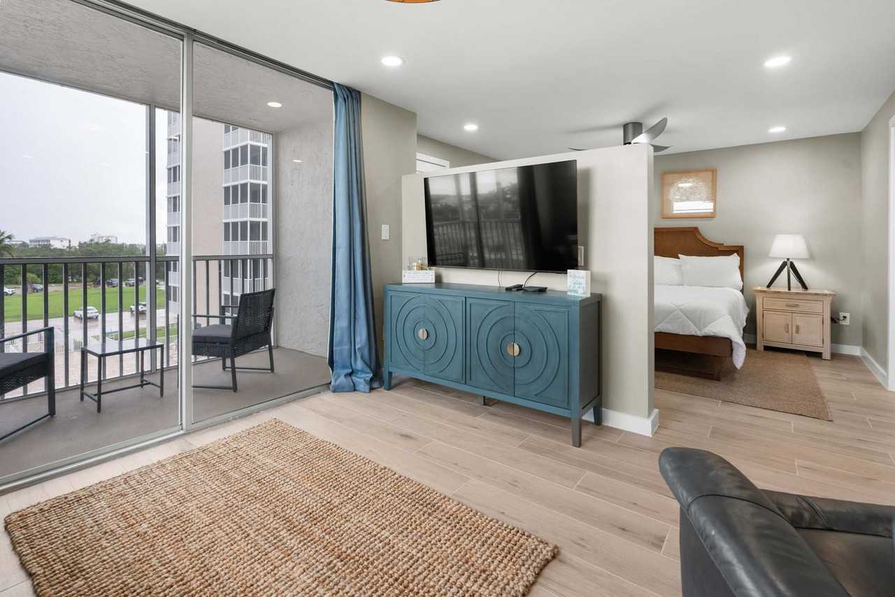 Hickory Blvd #1352877P - Photo 3 of 16