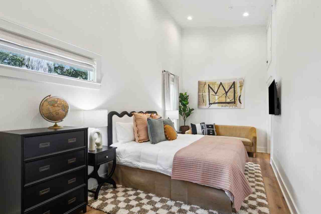 1738 N Rampart St #1369014P - Photo 3 of 6