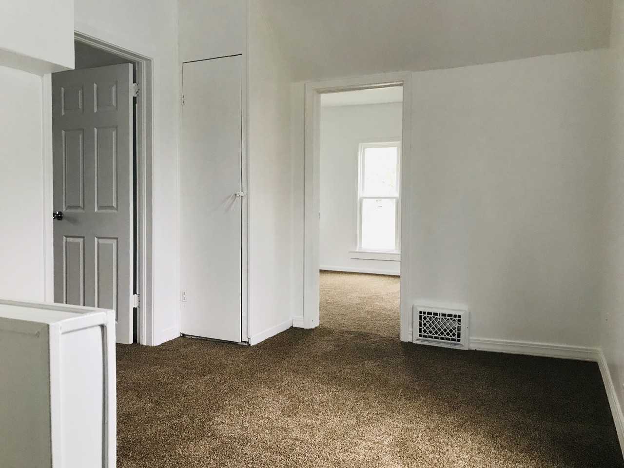 616 W Wolf Ave - Photo 7 of 17