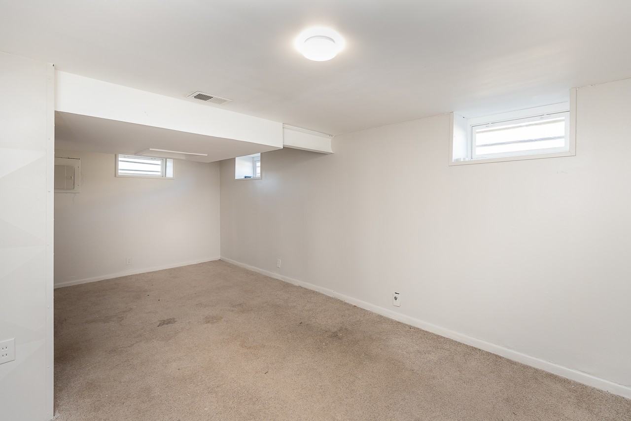 6012 Raytown Rd - Photo 6 of 27