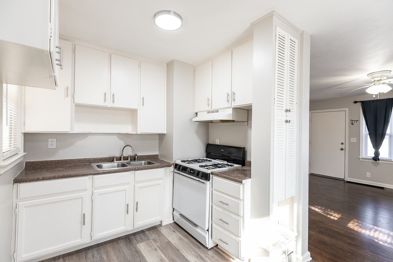 6012 Raytown Rd - Photo 7 of 27