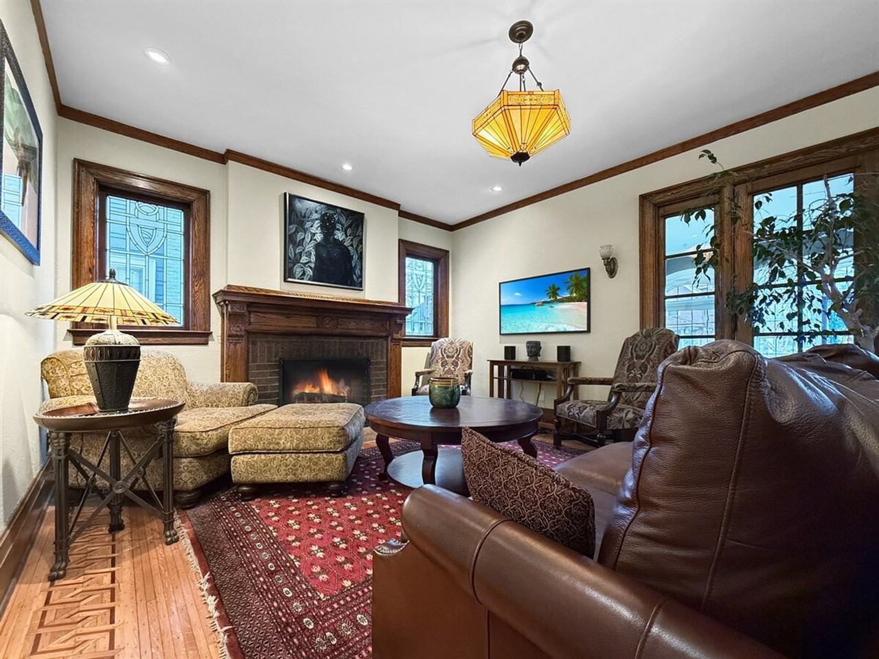 410 Wellington Ave #1380472P - Photo 3 of 22