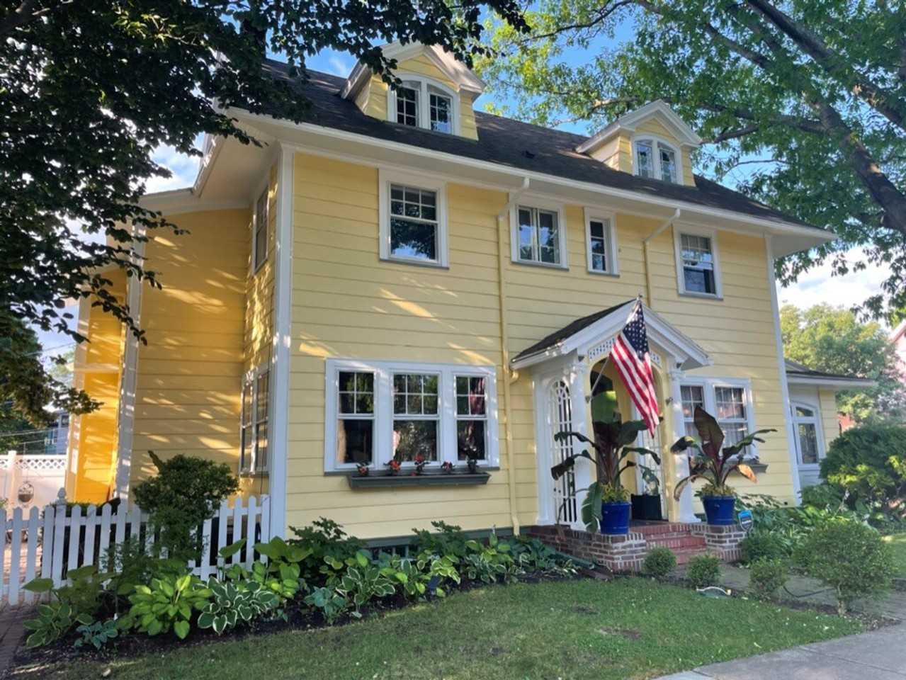 410 Wellington Ave #1380472P - Photo 6 of 22