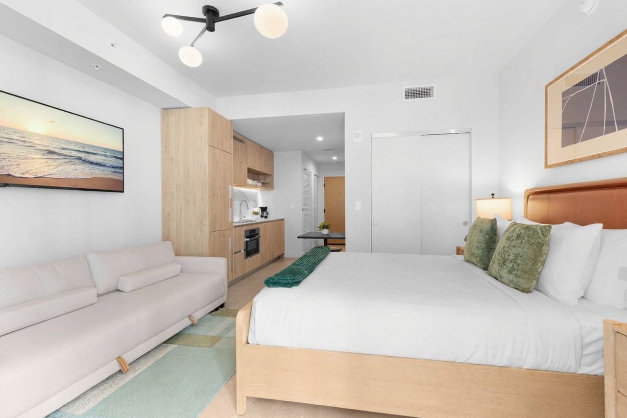 11 Ne 6th St #1380770P - Photo 2 of 38