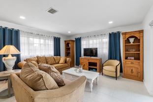 2175 Se 6th St - Photo 1 of 1