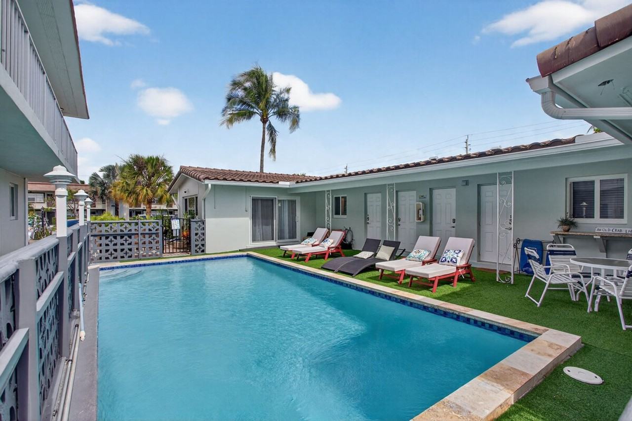 2175 Se 6th St #1380878P - Photo 4 of 29