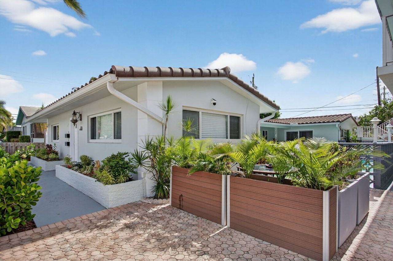 2175 Se 6th St #1380878P - Photo 5 of 29