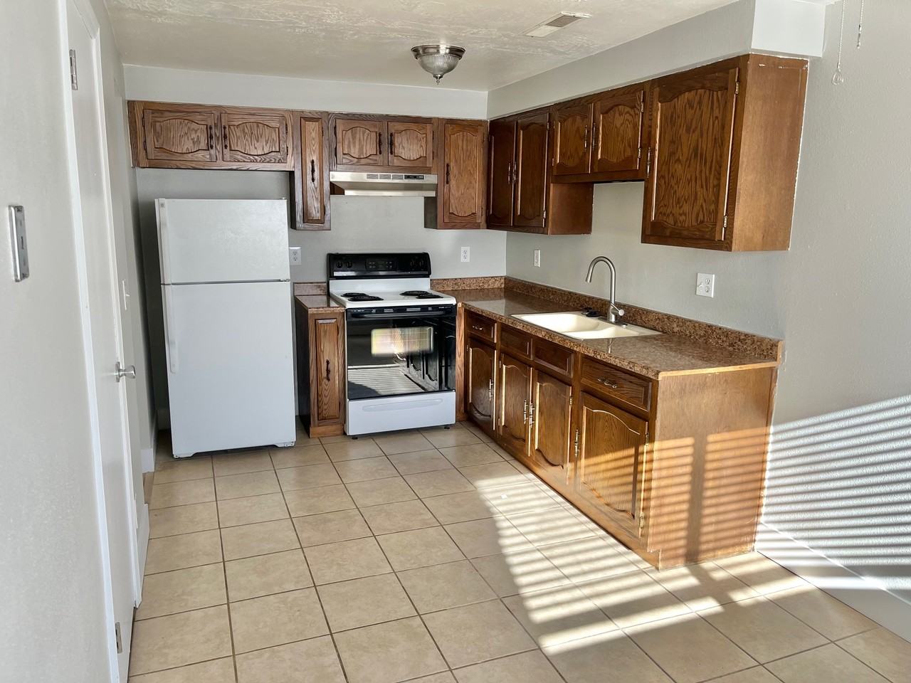 342 Wn, #B - Photo 3 of 17