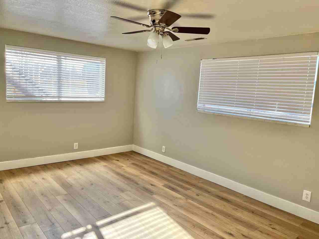 342 Wn, #B - Photo 5 of 17